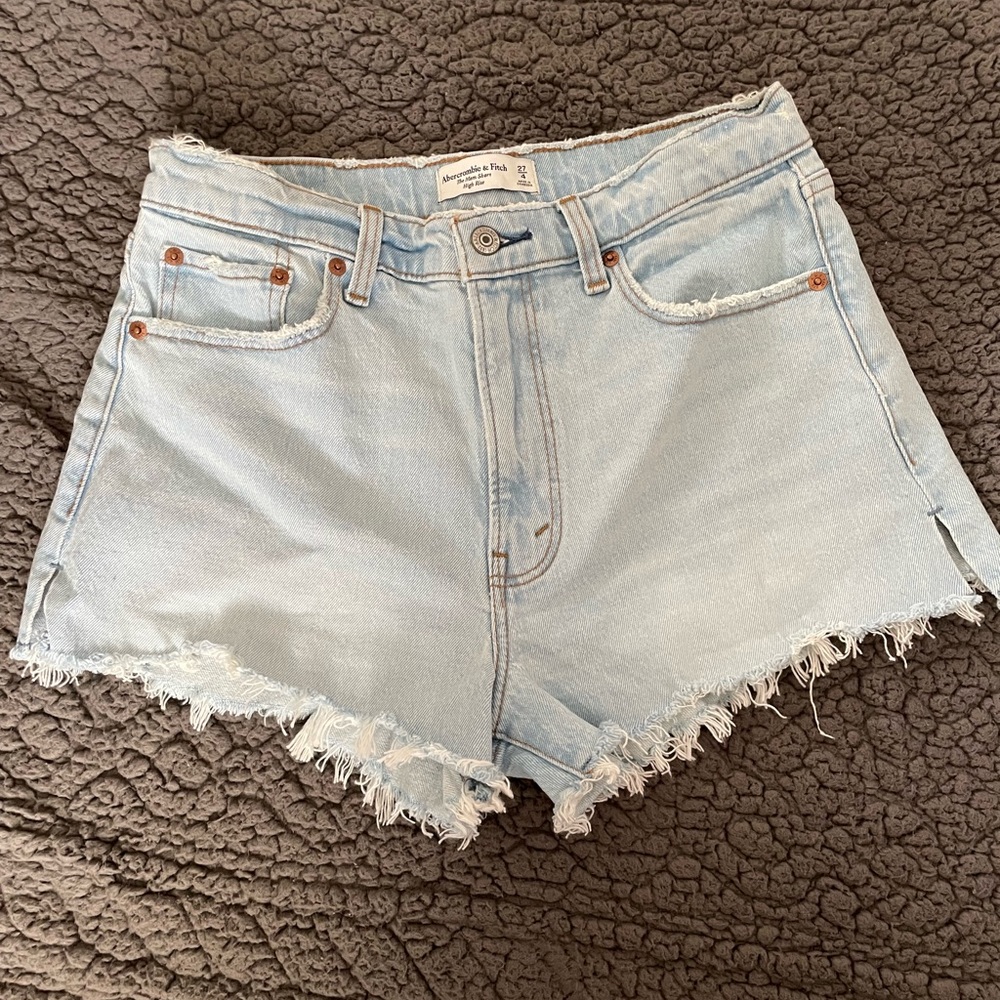 A&F MOM SHORT HIGH-RISE